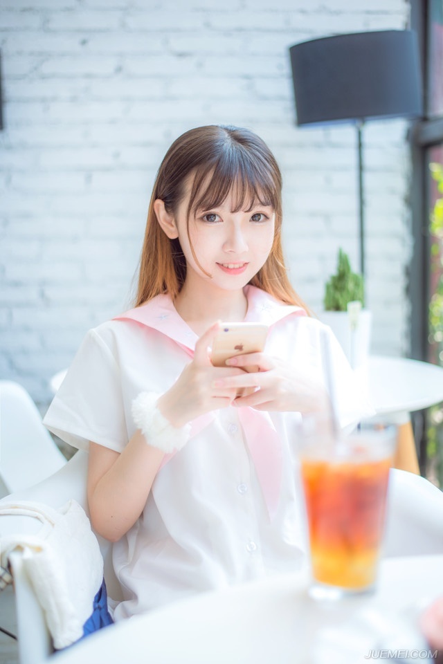 世上的事，只要肯用心去学，没有一件是太晚的。——三毛《送你一匹马》
